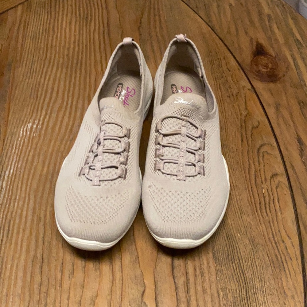 Skechers Air-Cooled Memory Foam very lightly used
